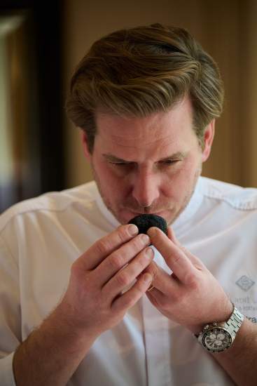 Paul Stradner Villa rene lalique truffes menu caviar