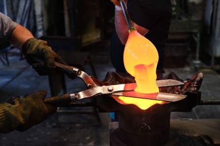 manufacture lalique verre chaud artisans cristal 