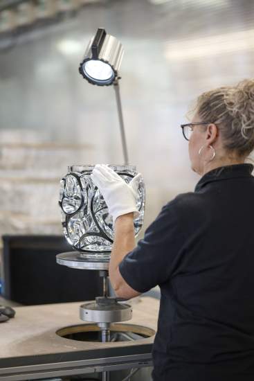 manufacture lalique verre chaud artisans cristal