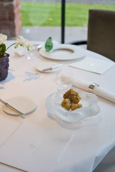 Truffes blanche villa rene lalique Menu truffes et caviar